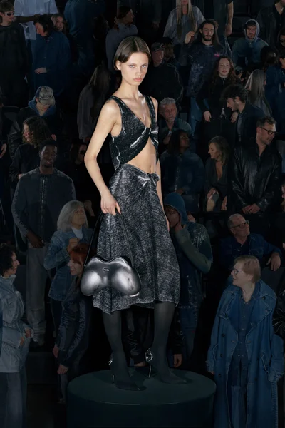 Look 29